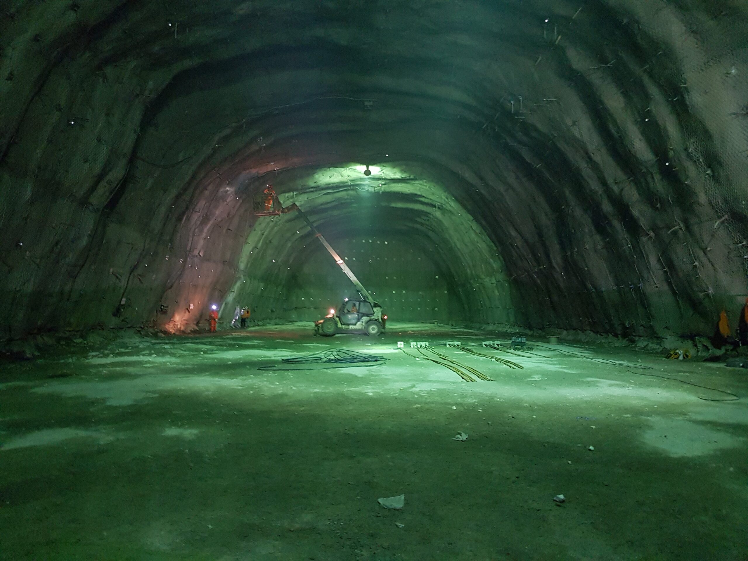 Instrumentación Geotécnica en Cavernas de Generación – Proyecto Hidroeléctrico Alto Maipo